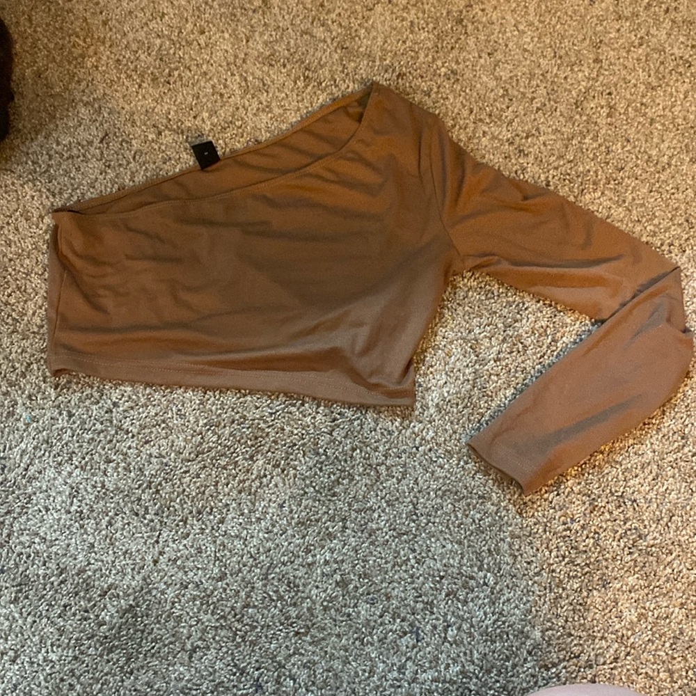 cropped one sleeved shirt